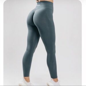 NIB Alphalete Women’s Amplify Legging - Charcoal